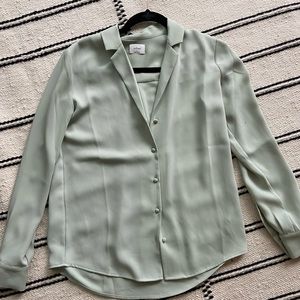 Aritzia mint blouse never worn